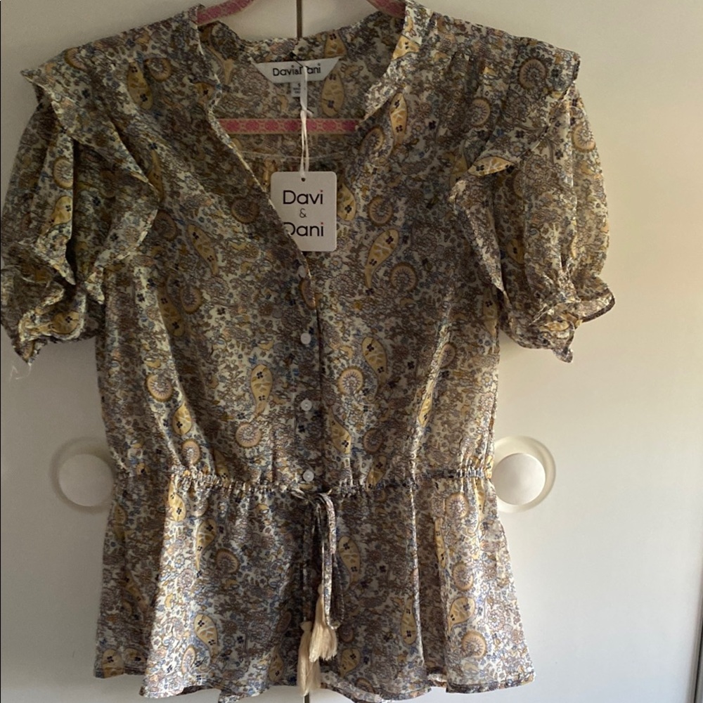 Davi & Dani Floral Blouse